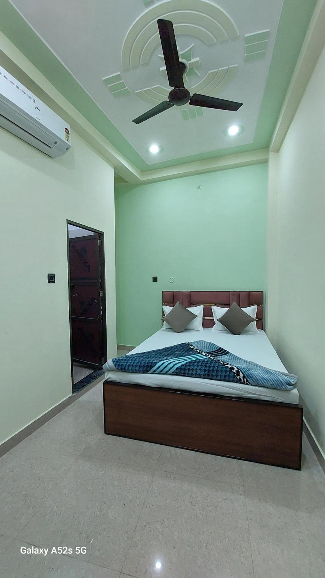 Narayani Paying Guest House 바라나시 외부 사진