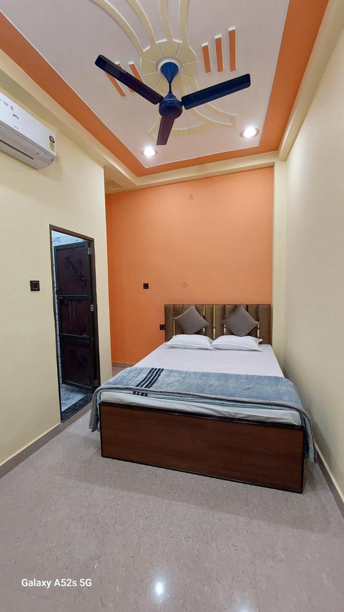 Narayani Paying Guest House 바라나시 외부 사진