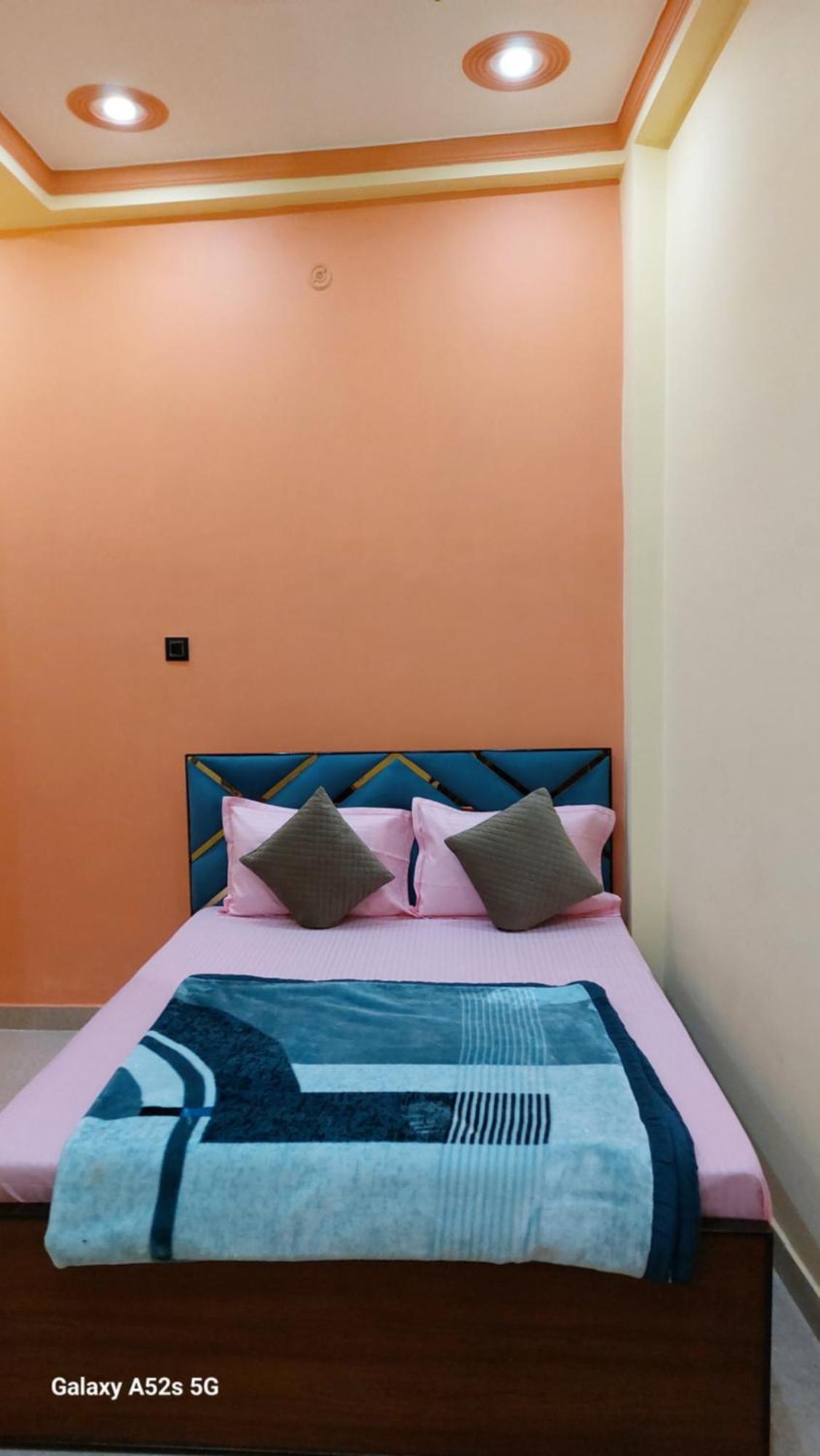Narayani Paying Guest House 바라나시 외부 사진